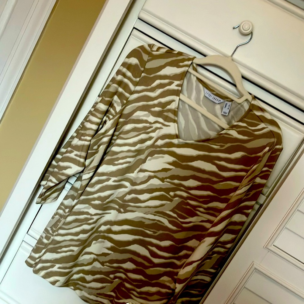 Tan tiger print- casual top!